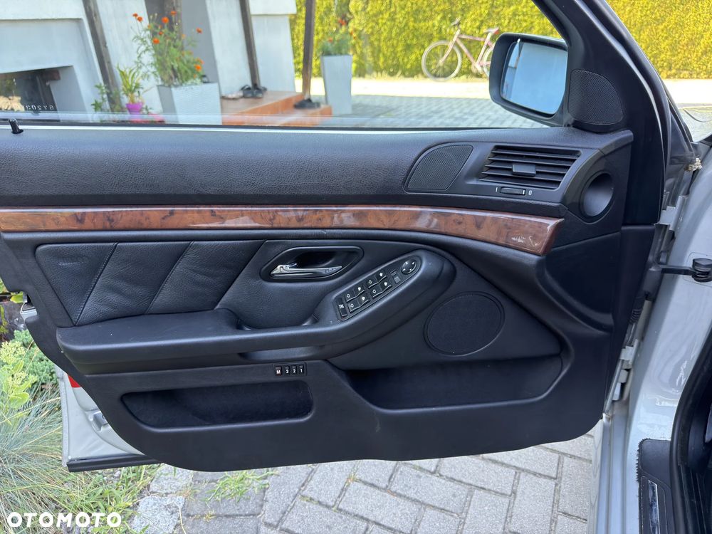 BMW Seria 5 - 12