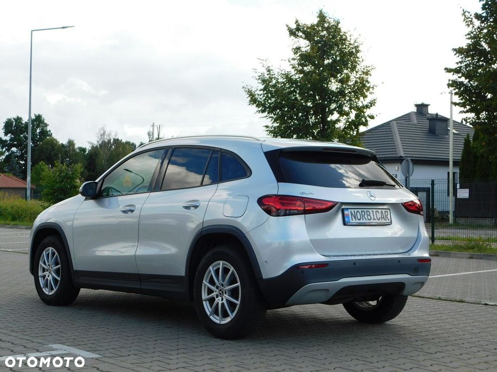 Mercedes-Benz GLA - 6