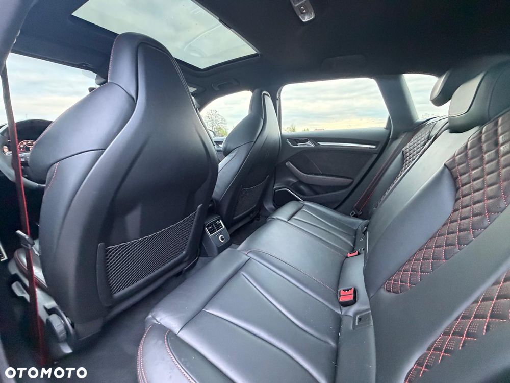Audi RS Q3 Sportback - 16