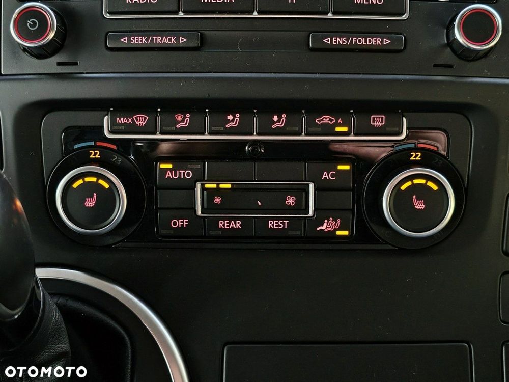 Volkswagen Multivan - 21