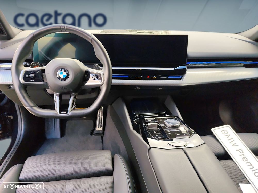 BMW 520 d Pack Desportivo M - 12