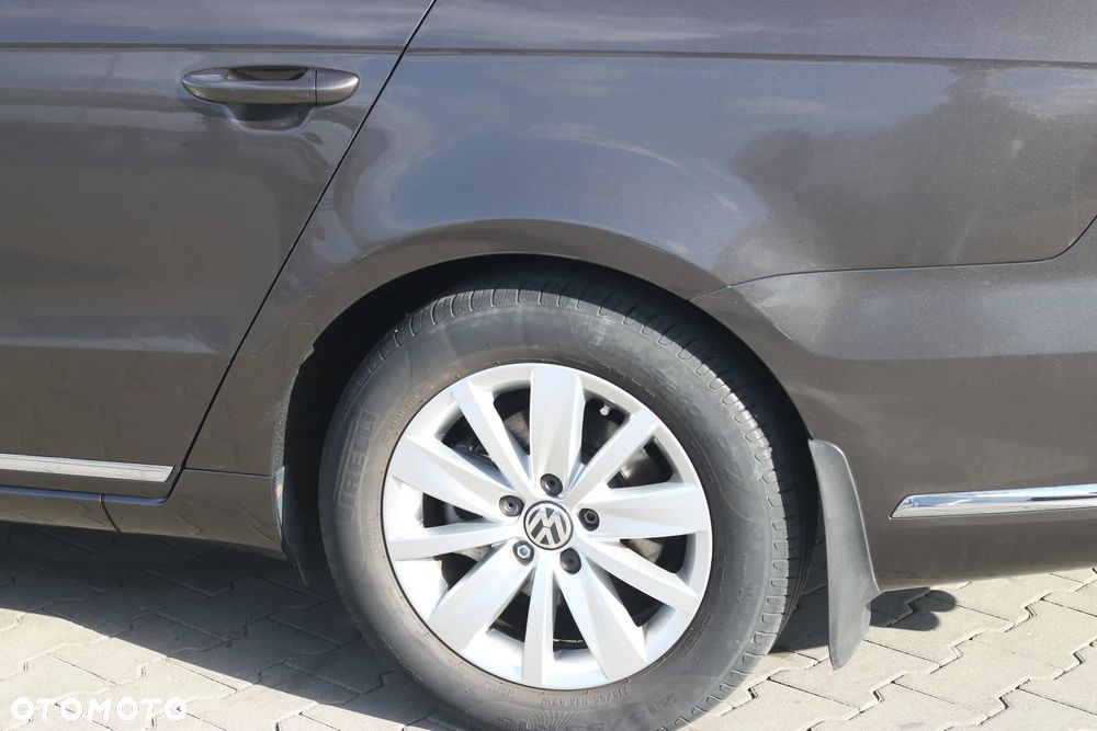 Volkswagen Passat 2.0 TDI Comfortline - 9