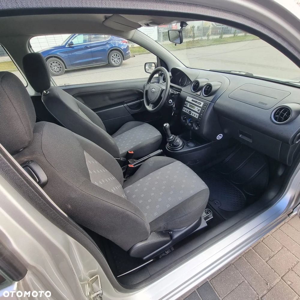 Ford Fiesta 1.3 Ghia - 9