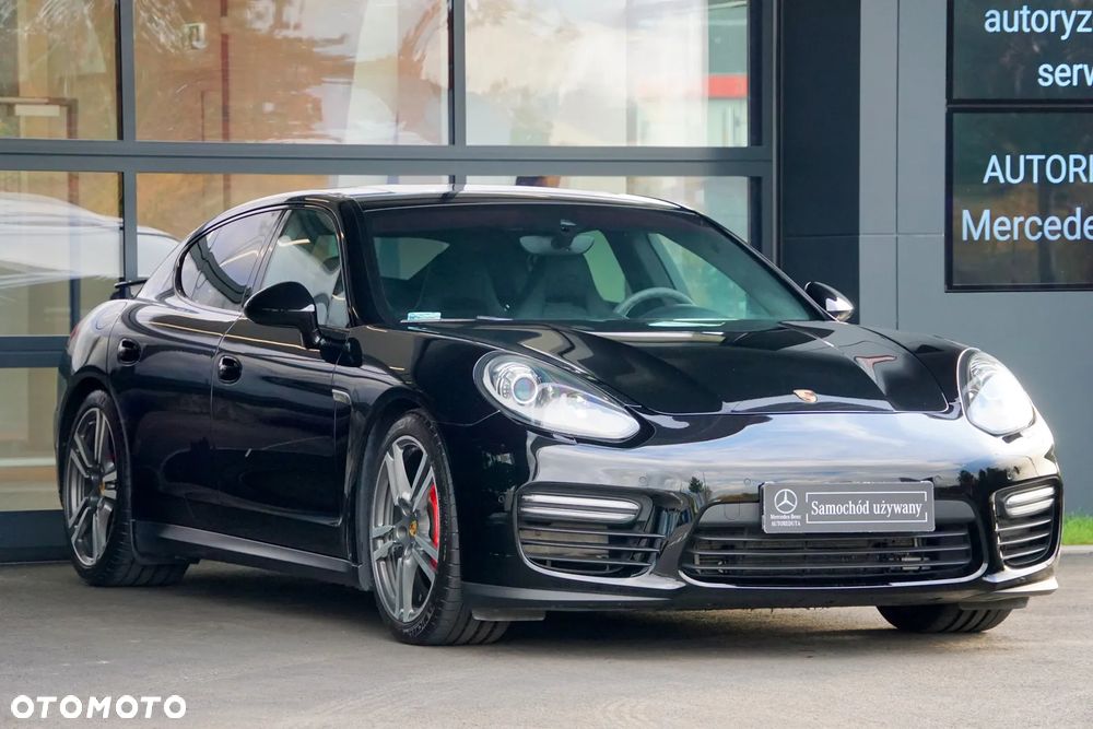 Porsche Panamera GTS PDK - 4