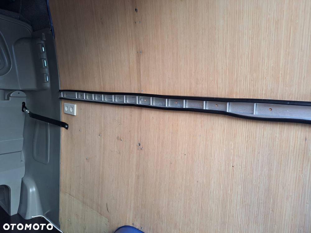 Nissan Interstar - 17