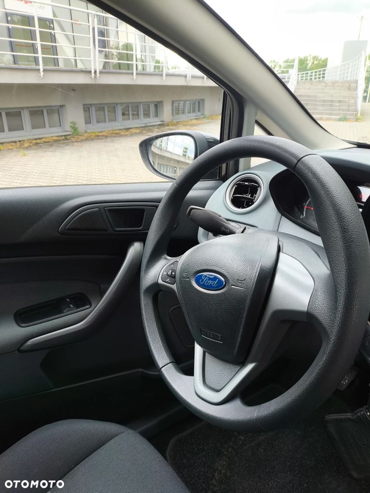 Ford Fiesta 1.25 Champions Edition - 28