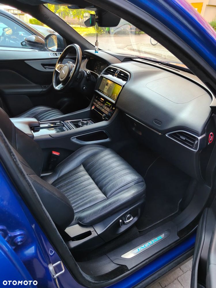Jaguar F-Pace 2.0 i4D AWD Prestige - 17