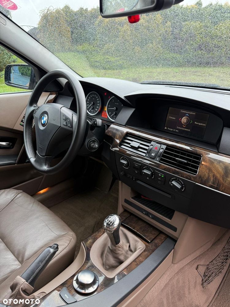 BMW Seria 5 525d - 7