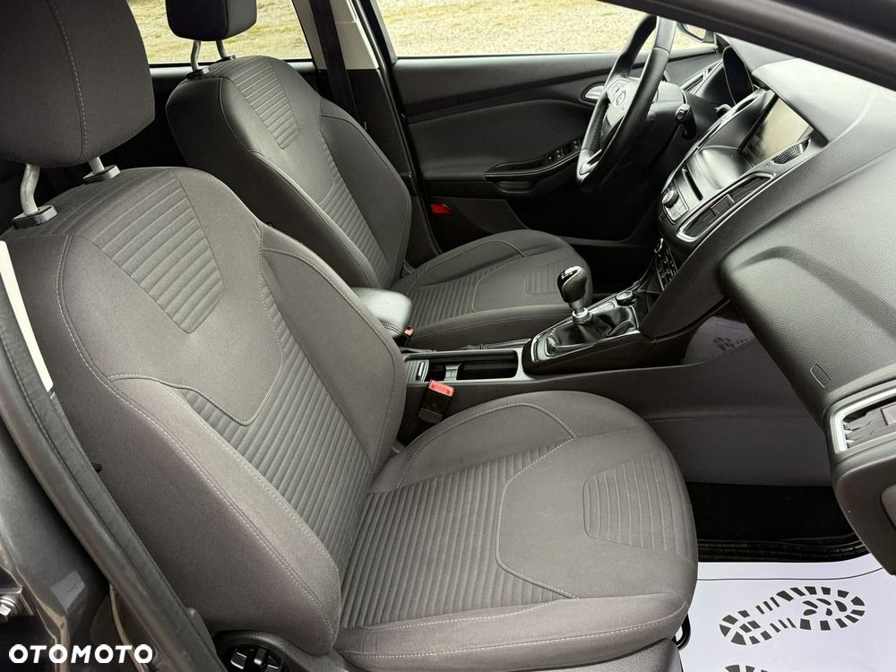 Ford Focus - 34