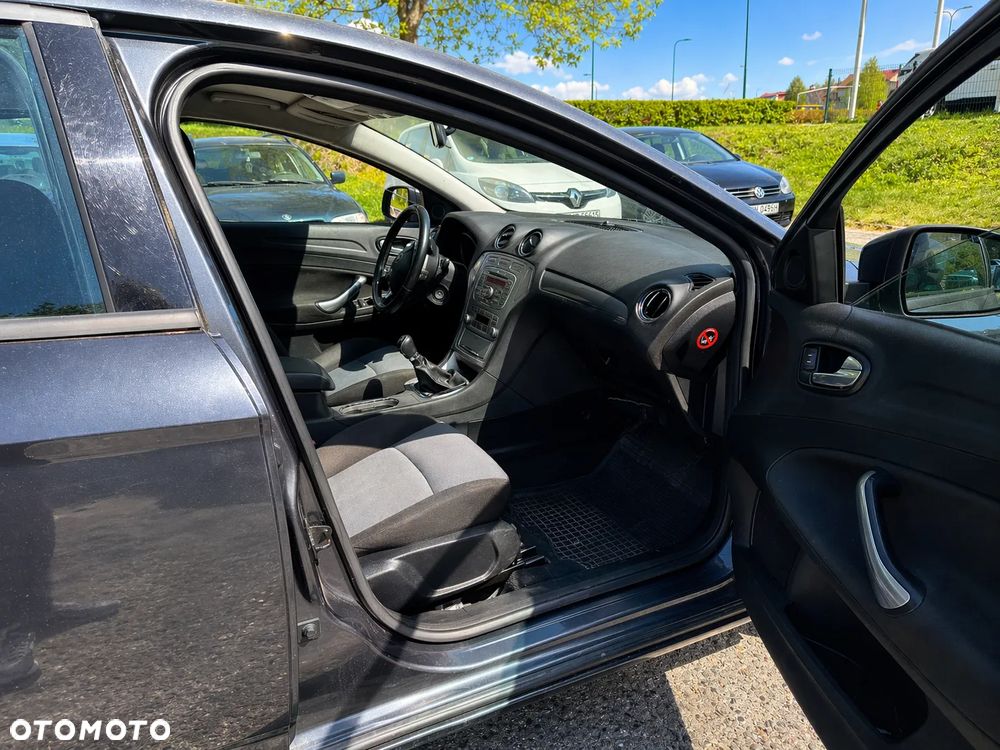Ford Mondeo 1.8 TDCi Ambiente - 8