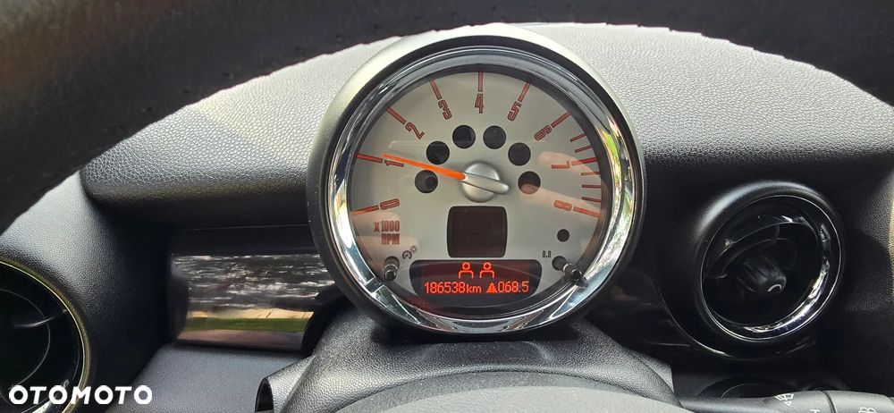 MINI Cooper Standard - 11