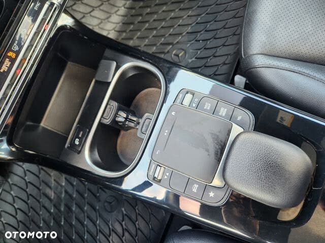 Mercedes-Benz Klasa A 220 4-Matic 7G-DCT - 19