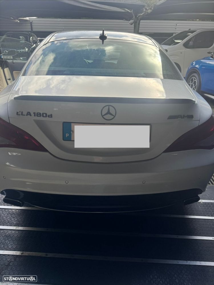 Mercedes-Benz CLA 180 CDI AMG Line - 3