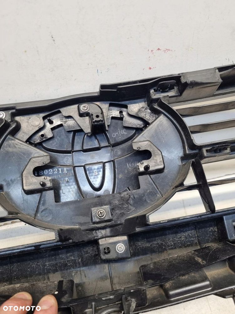 TOYOTA HILUX 8 VIII LIFT 20- Zderzak przód przedni GRILL - 16