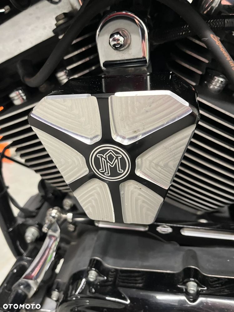 Harley-Davidson Softail Custom - 16