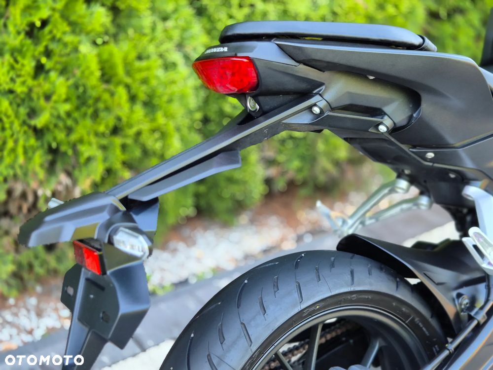 Honda CB - 16