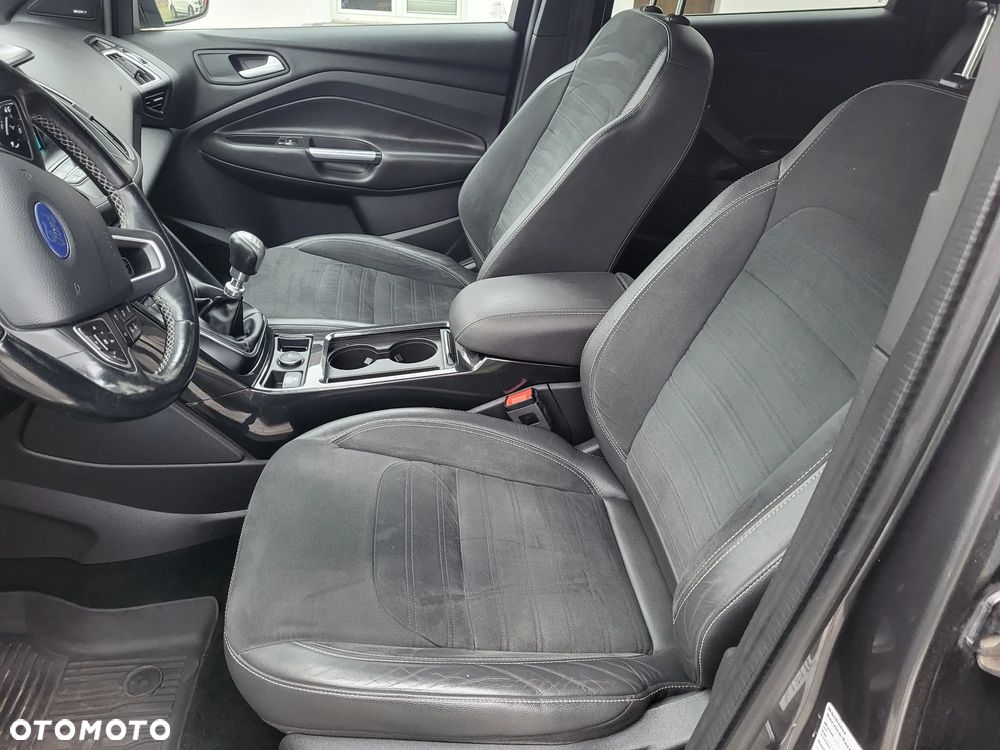 Ford Kuga 2.0 TDCi 4x4 ST-Line - 10