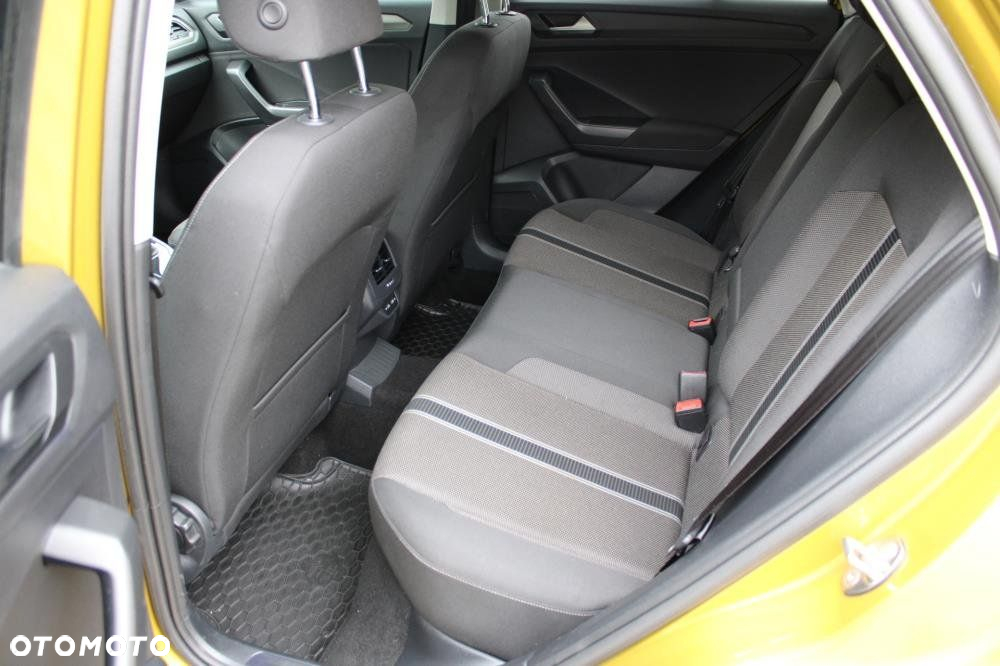Volkswagen T-Roc - 13