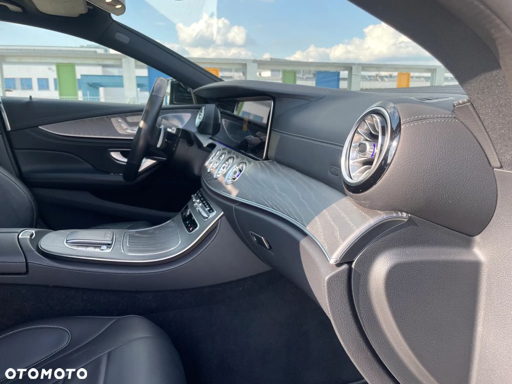 Mercedes-Benz CLS 300 d 4-Matic AMG - 26