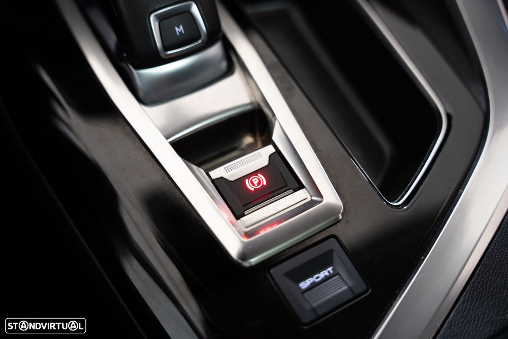 Peugeot 5008 1.2 PureTech Allure EAT8 - 28