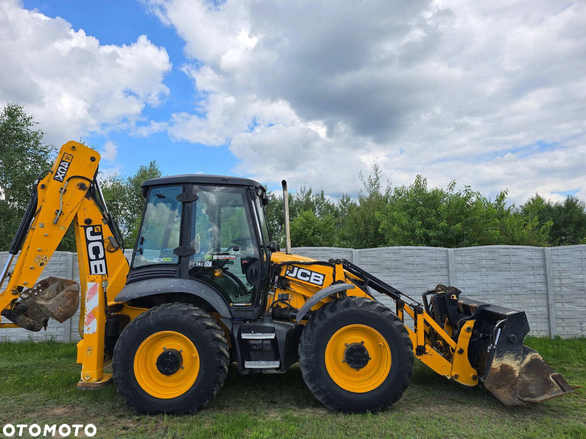 JCB - 9