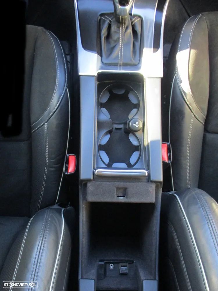 Volvo V60 2.0 D4 R-Design Summum Geartronic - 39