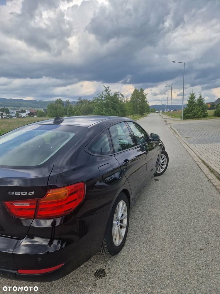 BMW Seria 3 320d xDrive - 14