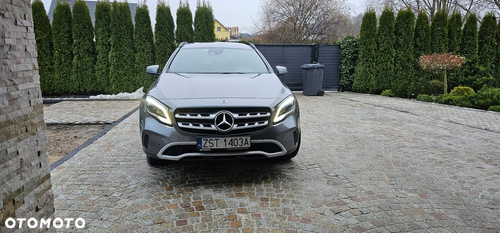 Mercedes-Benz GLA - 2