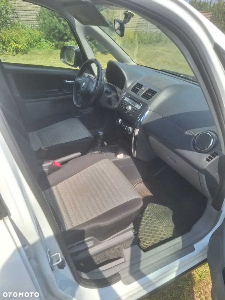 Suzuki SX4 2.0 DDiS Comfort 4WD - 8