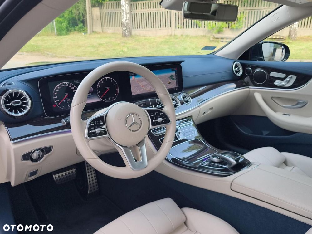Mercedes-Benz Klasa E - 9