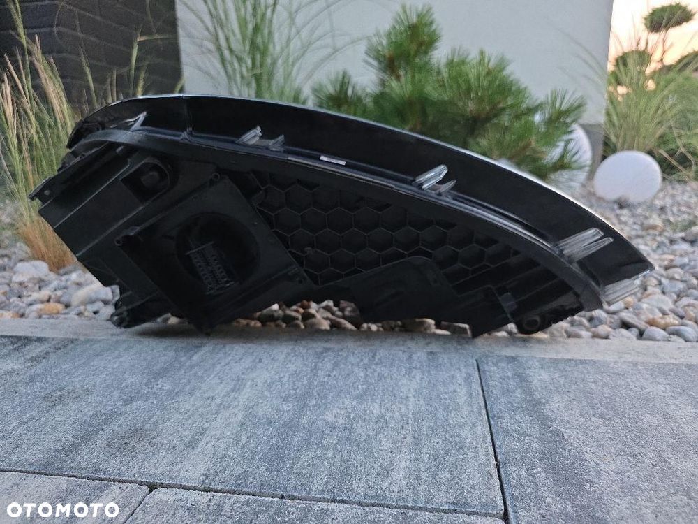 VW GOLF 7 VII 5G1 LIFT R-LINE Lampa prawa przód Full Led Matrix 5G1941060 - 7