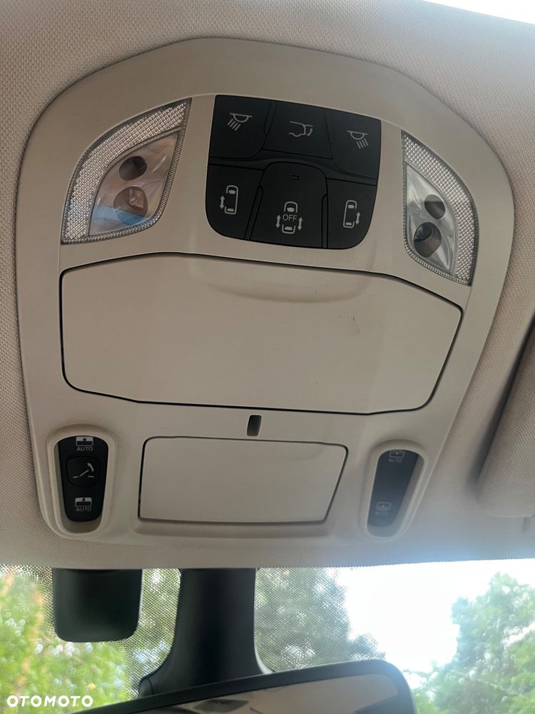 Chrysler Pacifica - 32