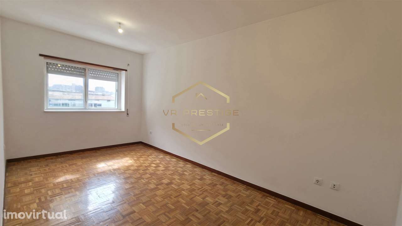 Apartamento T1 a 450 metros da praia de Aver-o-Mar - Grande imagem: 2/16