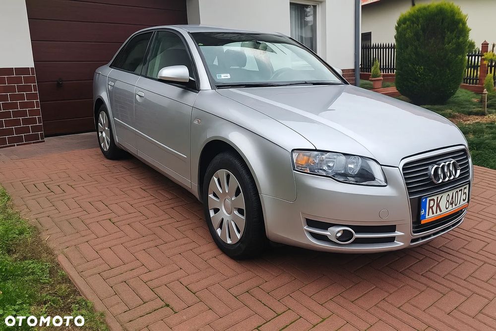 Audi A4 Limousine - 3