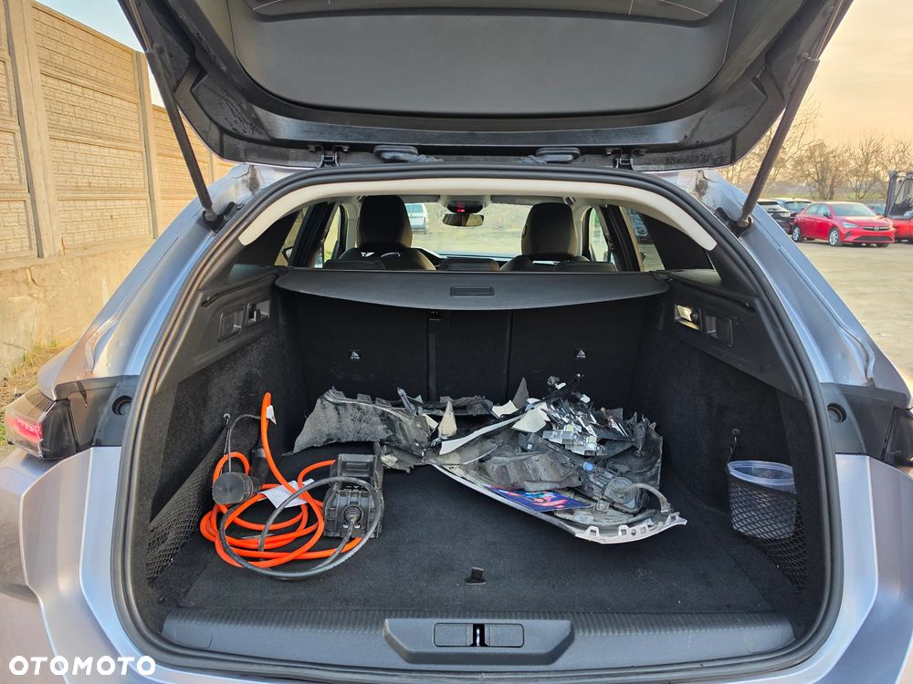 Peugeot 308 1.6 Hybrid PHEV Allure EAT8 - 21