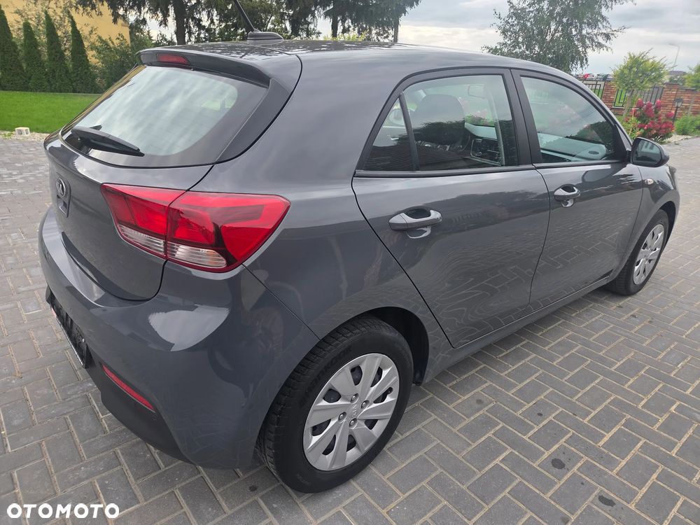 Kia Rio - 4