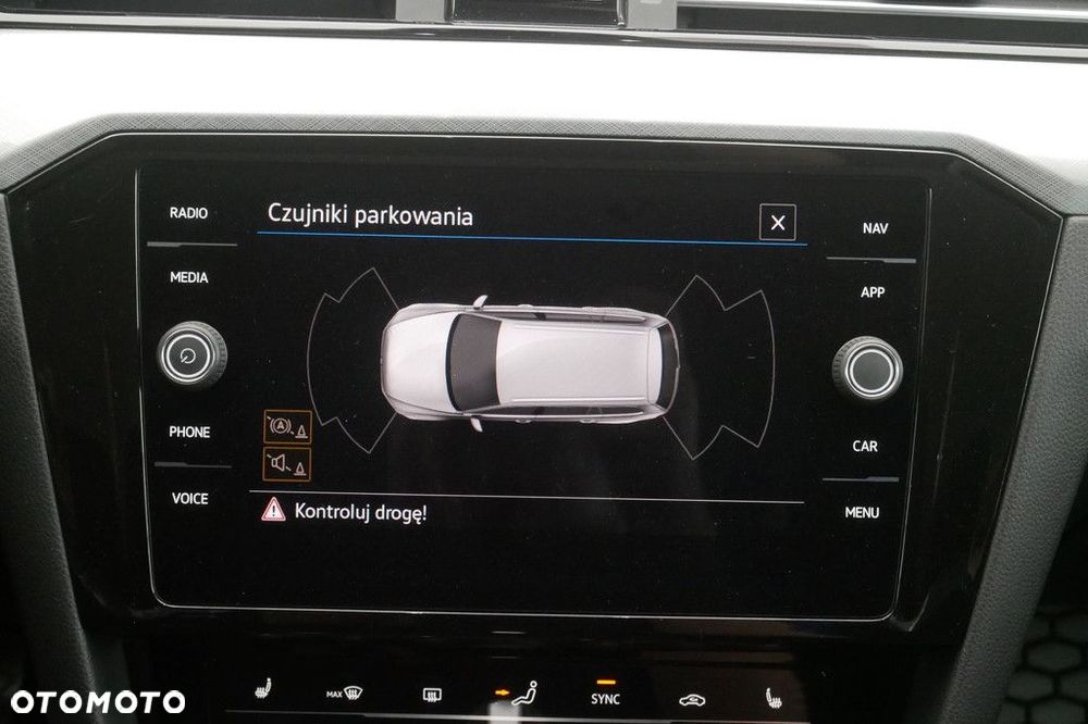 Volkswagen Passat Variant 2.0 TSI Business DSG - 19