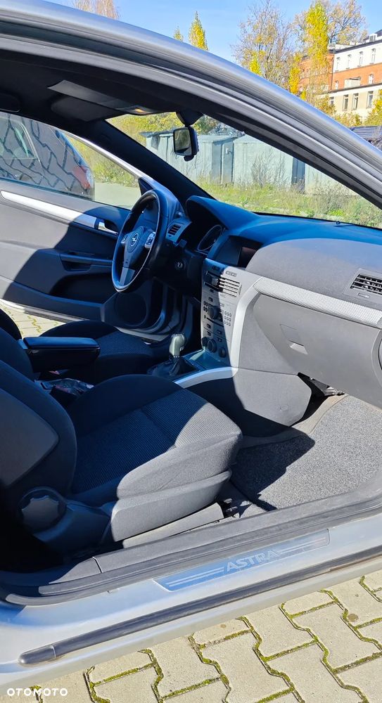 Opel Astra III GTC 1.9 CDTI Enjoy - 9