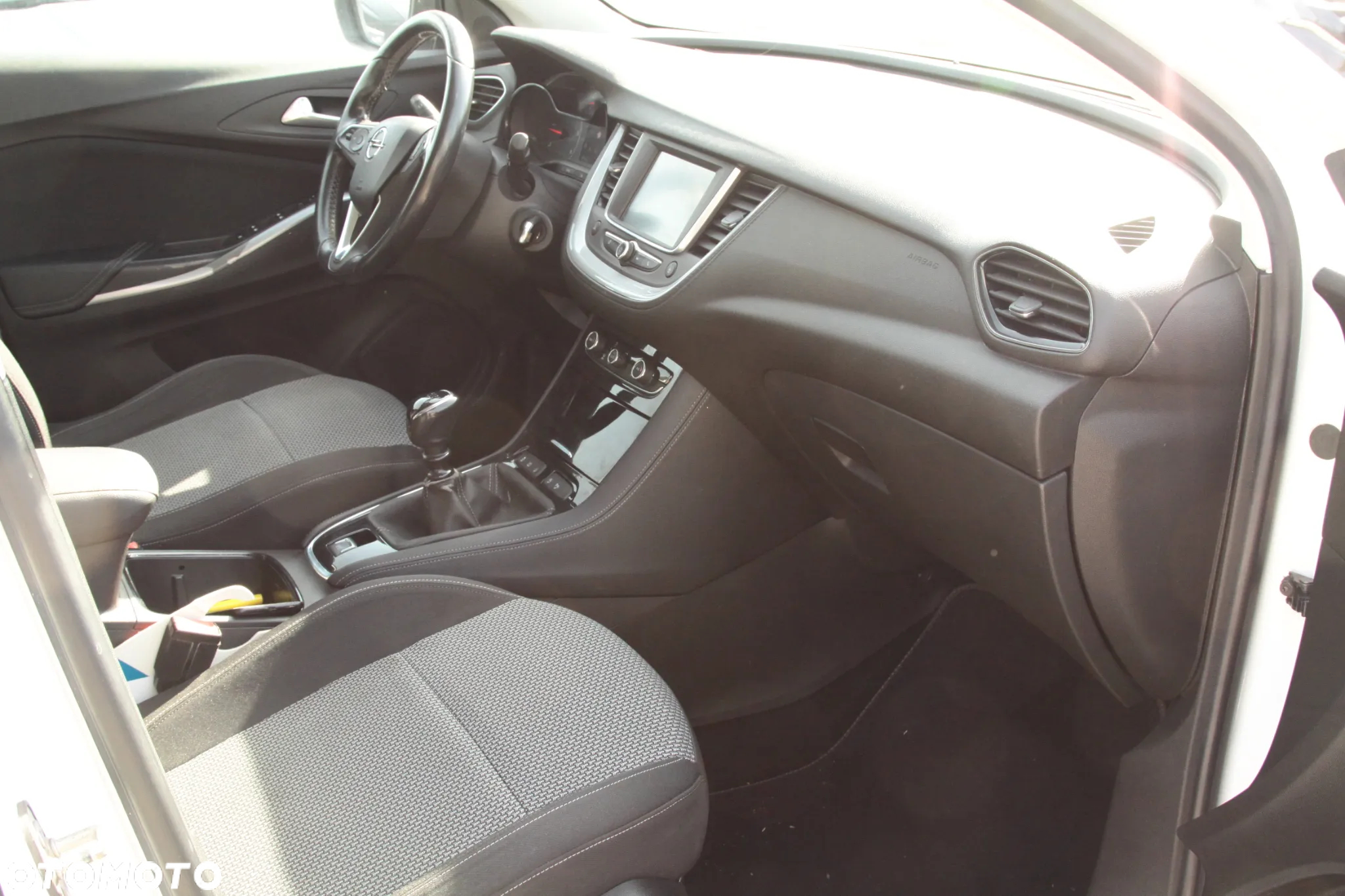 Opel Grandland X 1.6 D Start/Stop Dynamic - 17