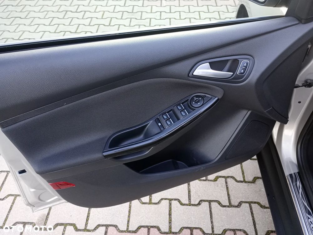 Ford Focus 2.0 TDCi DPF Start-Stopp-System Titanium - 33