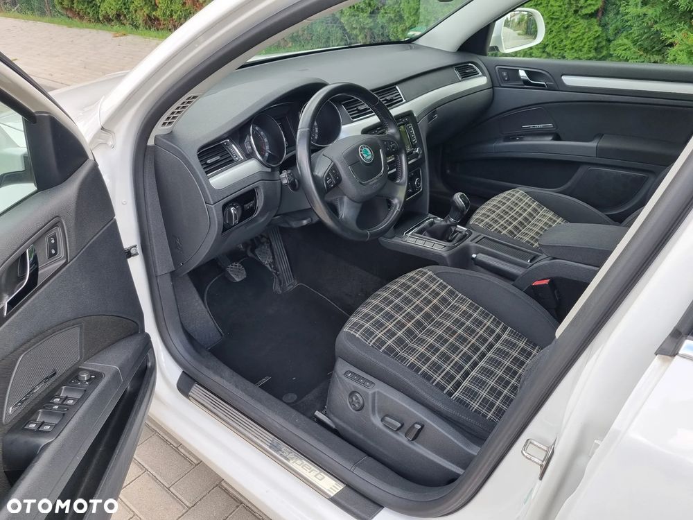 Skoda Superb 2.0 TDI Elegance - 9
