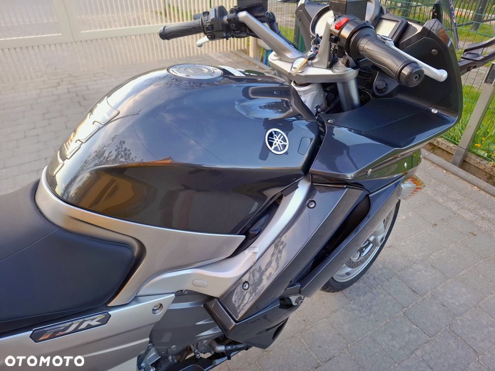 Yamaha FJR - 16