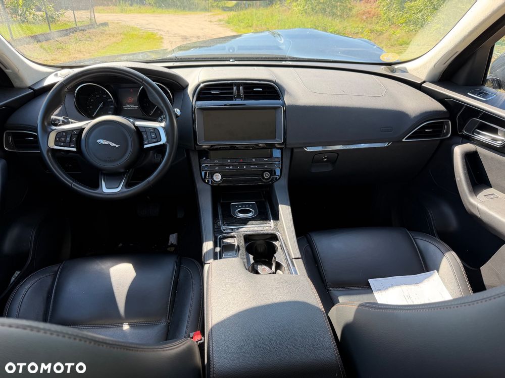 Jaguar F-Pace 20d Prestige - 13
