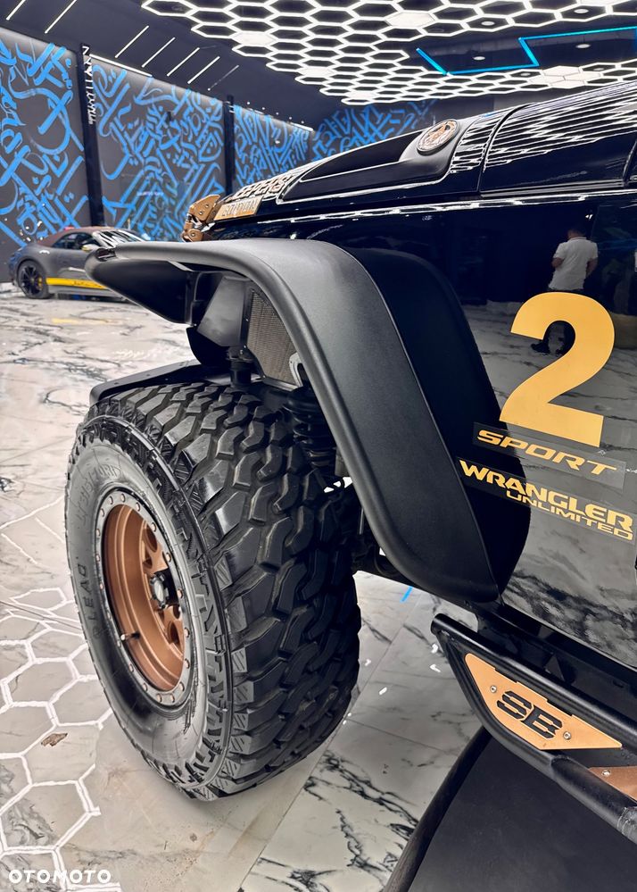 Jeep Wrangler - 16