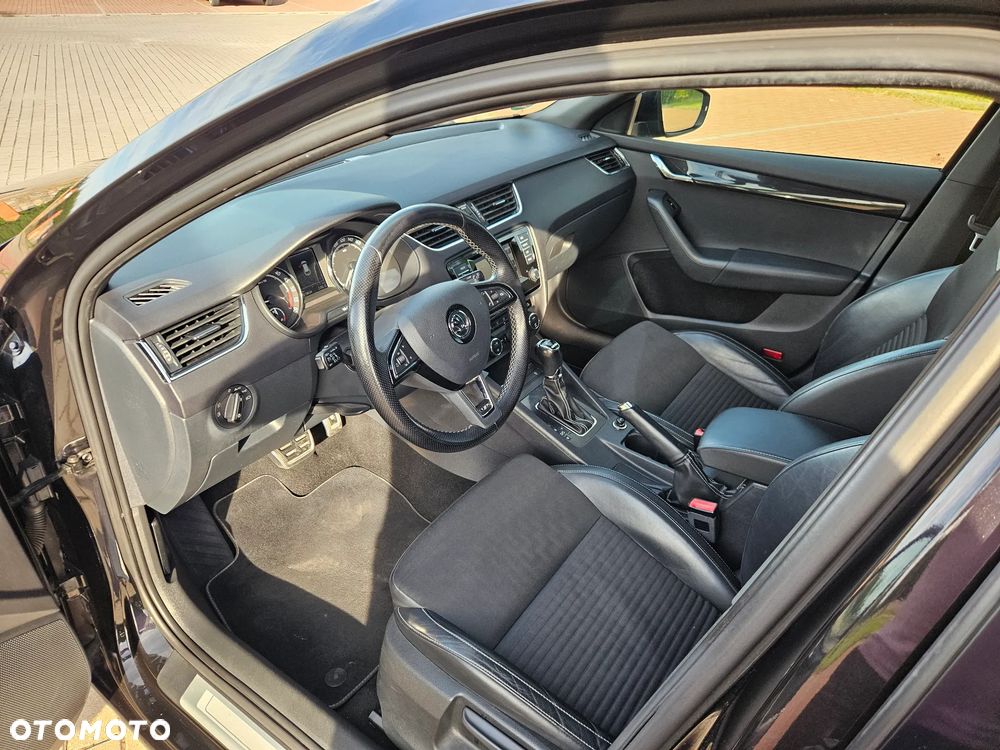 Skoda Octavia 2.0 TDI DSG RS - 10
