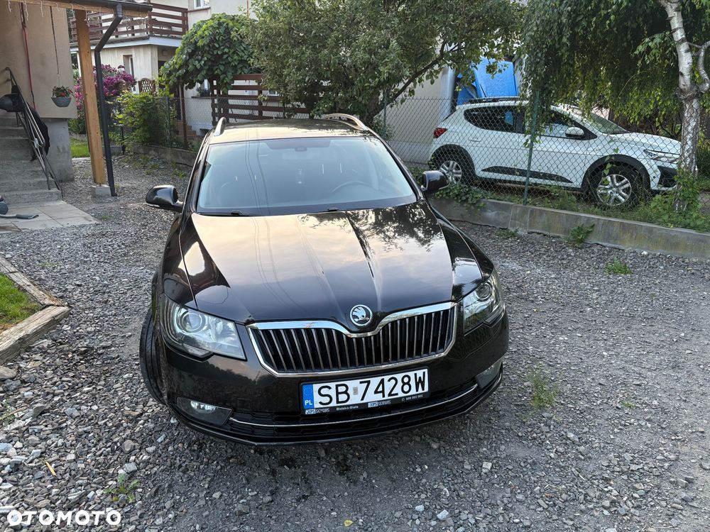 Skoda Superb 2.0 TDI Platinum DSG - 2