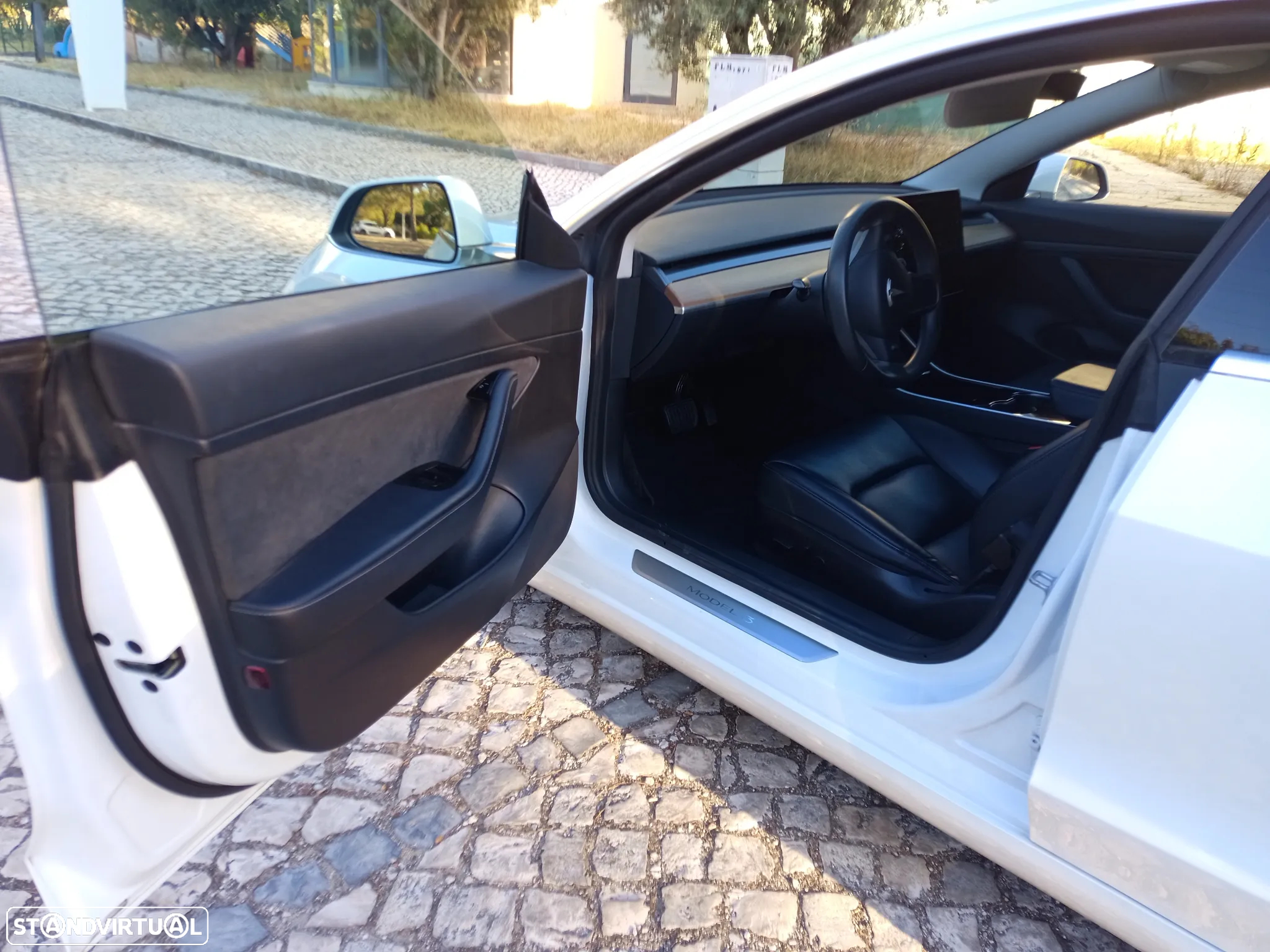 Tesla Model 3 - 11