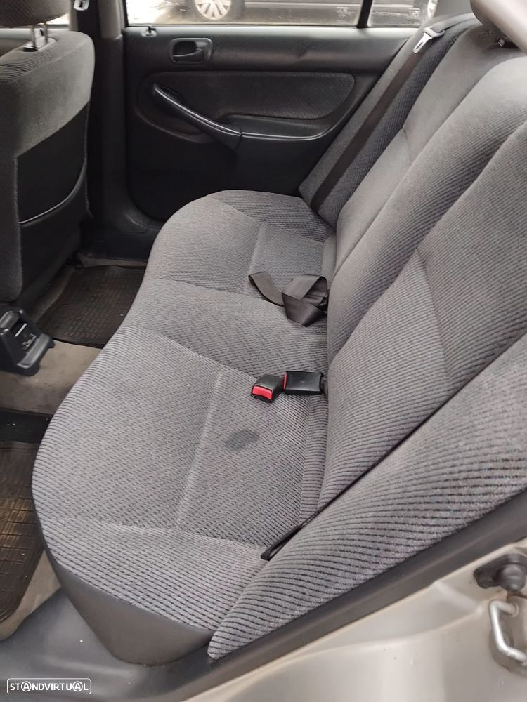 Honda Civic 1.5i LS - 11