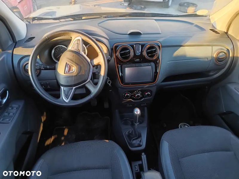 Dacia Lodgy TCe 115 Stepway Celebration - 2