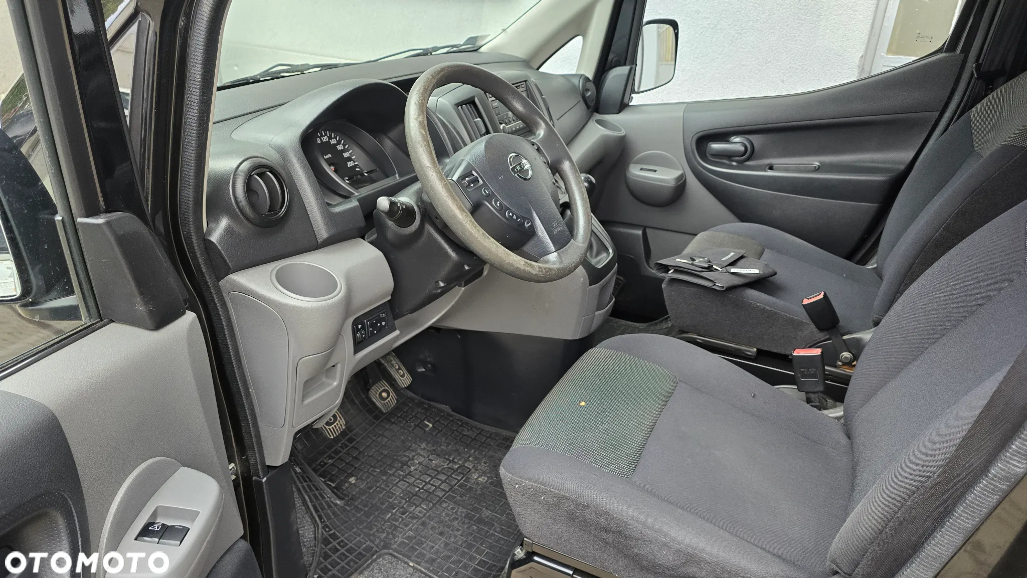 Nissan NV 200 - 25